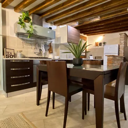 Lovely Apartament Wenecja